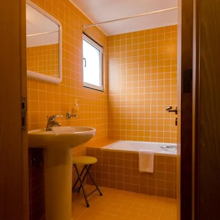 Welcomebuddy - Casa Dos Avos - Garden & Ii Guest house *
