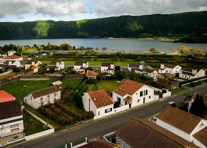 Penzion Casa Dos Netos - Garden & Lake III Sete Cidades