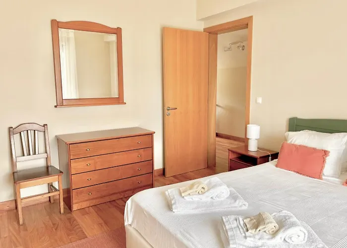 Casa Dos Netos - Garden & Lake III بيت ضيافة 4*