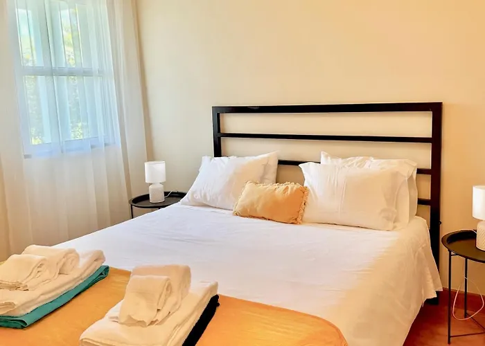 Casa Dos Netos - Garden & Lake III بيت ضيافة 4*