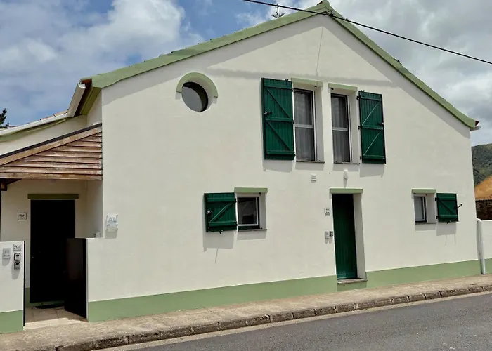 بيت ضيافة Casa Dos Netos - Garden & Lake III 4*